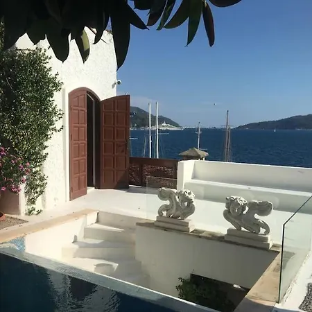 0001 - White - Sea View House Appartement